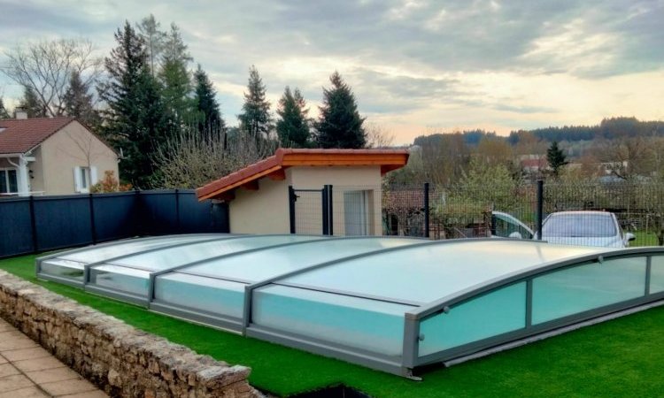 Construction d'une piscine sur mesure 7m x 3.5m avec son dôme sur le secteur de THIERS