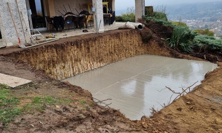 Depuis début septembre 9 bassins creusés et montés... Arconsat, Thiers, Peschadoire, Courpière,Vinzelle, Roanne, Brassac les Mines nous intervenons partout... alors n'hésitez pas, un projet de piscine en tête? Pensez professionnel, pensez Creative Construction !!!!