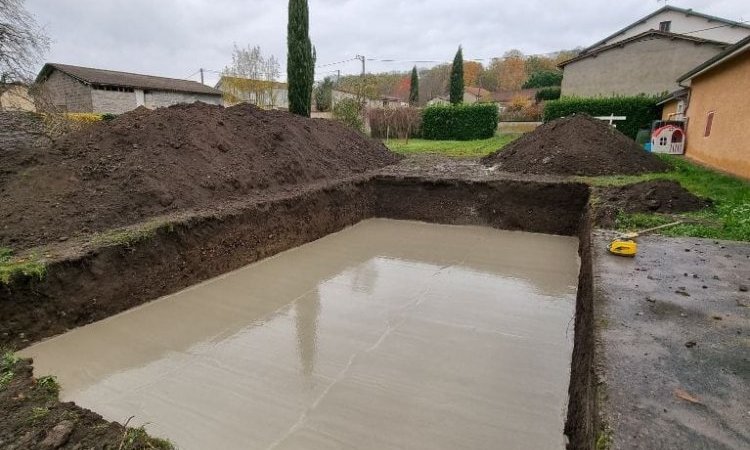 Depuis début septembre 9 bassins creusés et montés... Arconsat, Thiers, Peschadoire, Courpière,Vinzelle, Roanne, Brassac les Mines nous intervenons partout... alors n'hésitez pas, un projet de piscine en tête? Pensez professionnel, pensez Creative Construction !!!!