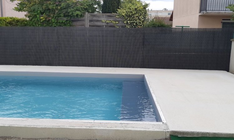 Différentes étapes de la construction d'une piscine sur mesure 7 x 3.5m à Lempdes