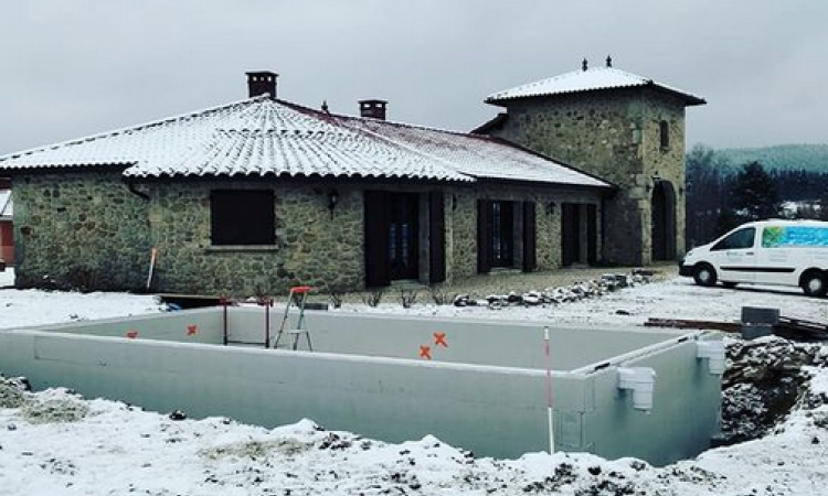 Montage de la structure en bloc polystyrène